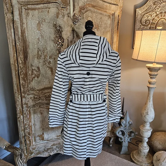 Tommy Hilfiger Navy Blue and White Striped Trench Coat - Picture 16 of 16